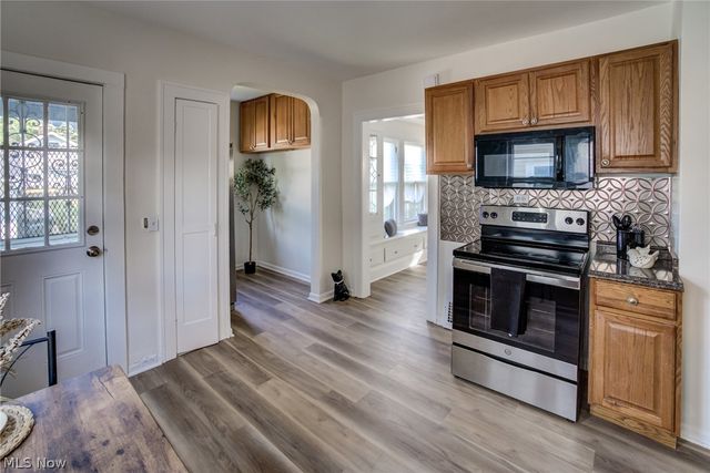 10105 Greenview, Garfield Heights, OH 44125