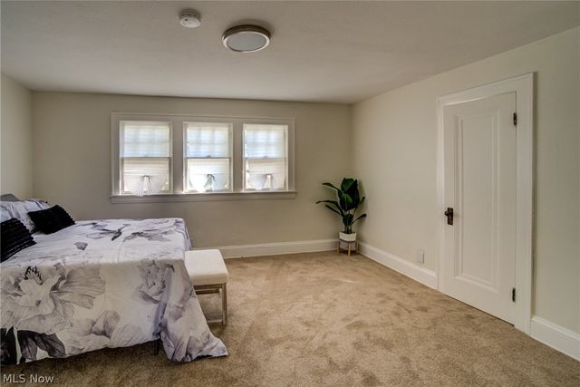 10105 Greenview, Garfield Heights, OH 44125