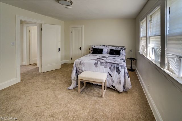 10105 Greenview, Garfield Heights, OH 44125