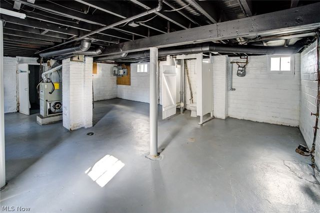 10105 Greenview, Garfield Heights, OH 44125