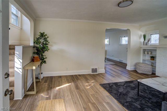 10105 Greenview, Garfield Heights, OH 44125