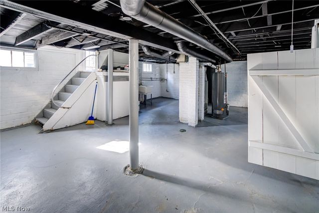 10105 Greenview, Garfield Heights, OH 44125