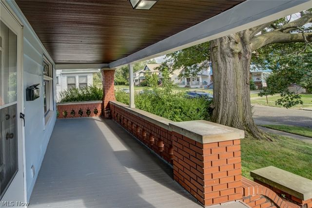 10105 Greenview, Garfield Heights, OH 44125