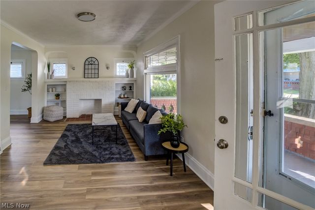 10105 Greenview, Garfield Heights, OH 44125