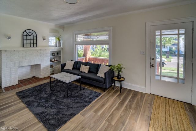 10105 Greenview, Garfield Heights, OH 44125