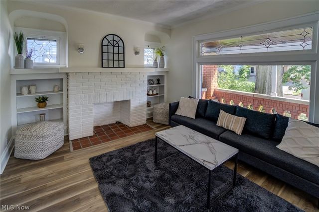 10105 Greenview, Garfield Heights, OH 44125