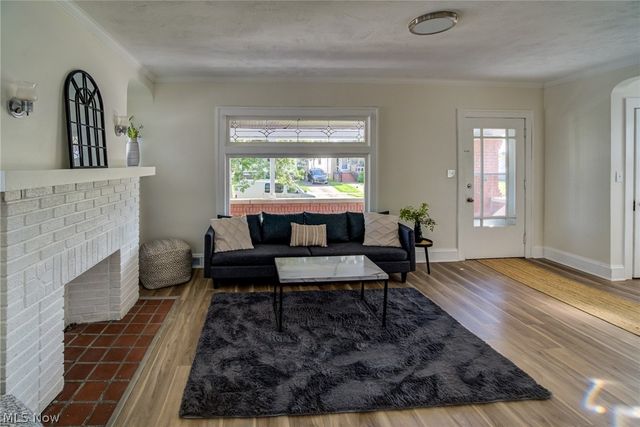 10105 Greenview, Garfield Heights, OH 44125