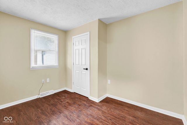 111 Cleveland Street, Columbus, IN 47201