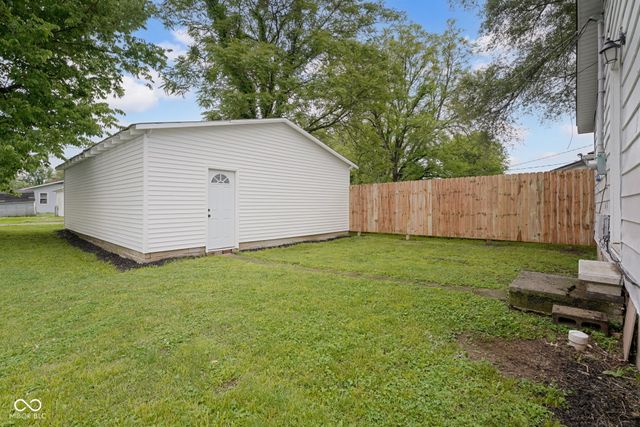 111 Cleveland Street, Columbus, IN 47201