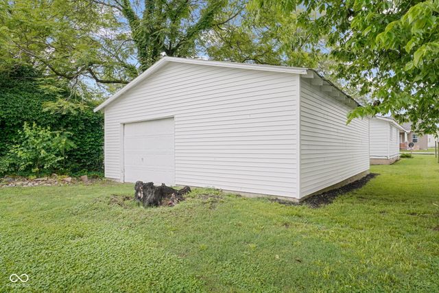111 Cleveland Street, Columbus, IN 47201