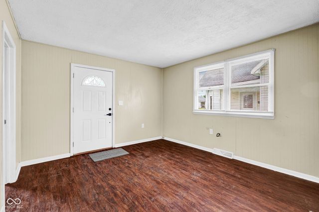 111 Cleveland Street, Columbus, IN 47201