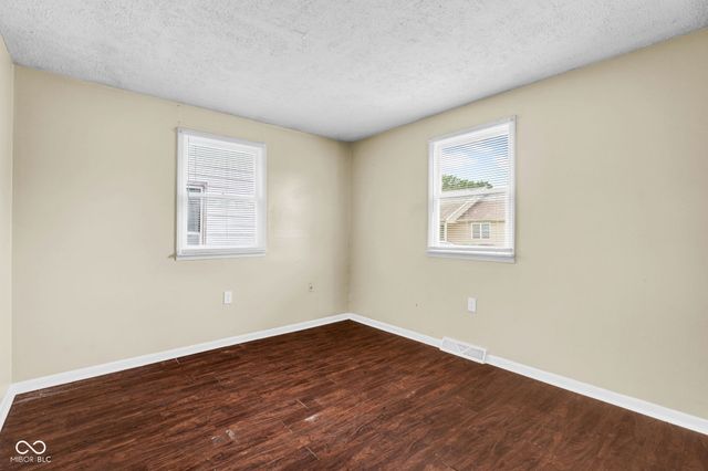 111 Cleveland Street, Columbus, IN 47201