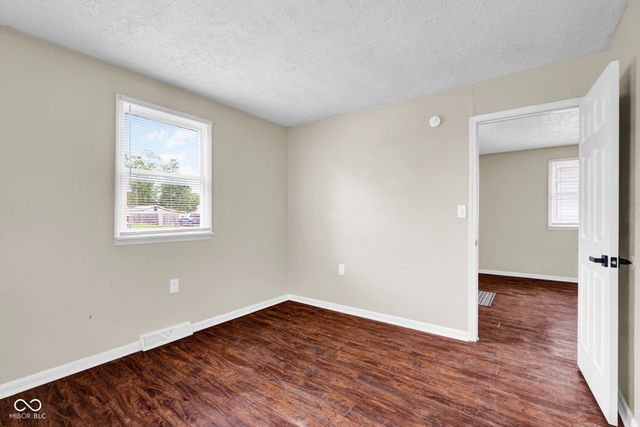 111 Cleveland Street, Columbus, IN 47201