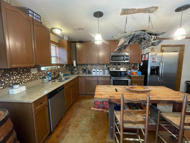 145 Howard Rd., Higden, AR 72067