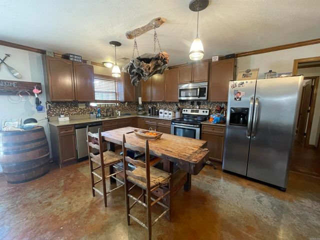 145 Howard Rd., Higden, AR 72067