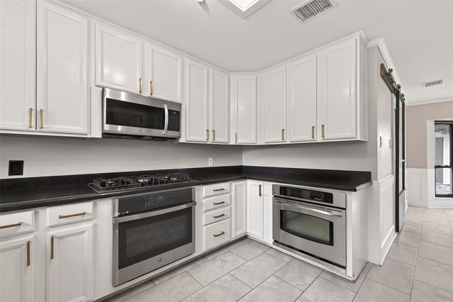 707 Montclair Boulevard, Sugar Land, TX 77478