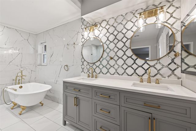 707 Montclair Boulevard, Sugar Land, TX 77478