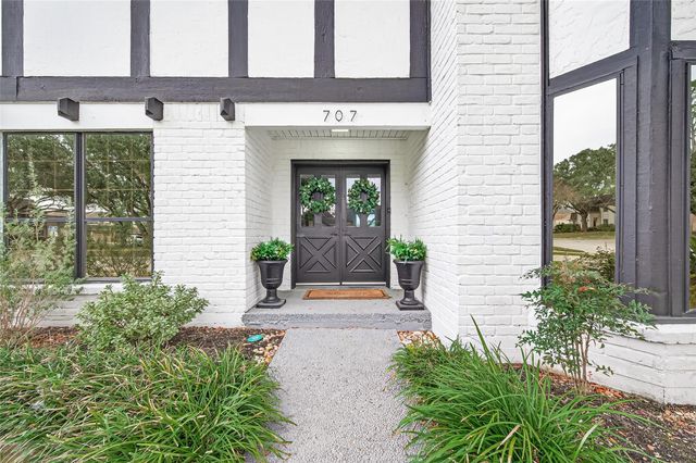 707 Montclair Boulevard, Sugar Land, TX 77478