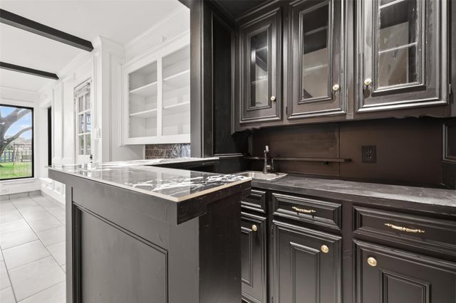 707 Montclair Boulevard, Sugar Land, TX 77478