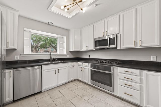 707 Montclair Boulevard, Sugar Land, TX 77478