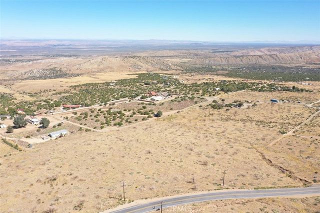113 Juniper Hills Rd., Juniper Hills, CA 93543