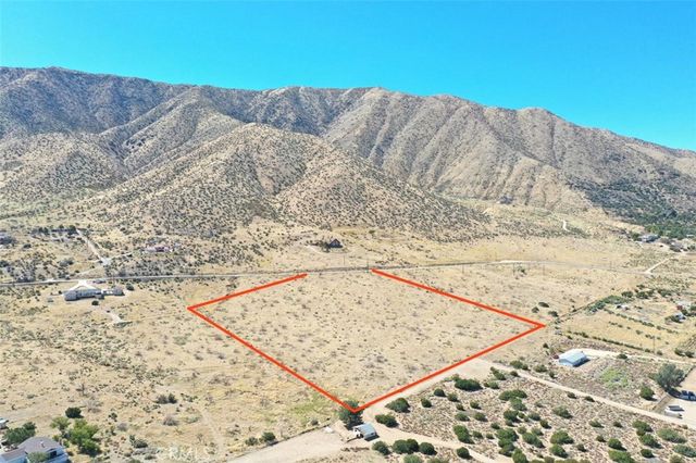 113 Juniper Hills Rd., Juniper Hills, CA 93543