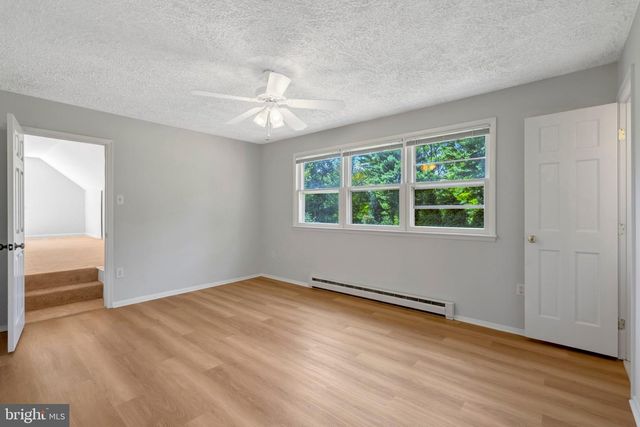 4570 LAWNVALE DR, Gainesville, VA 20155