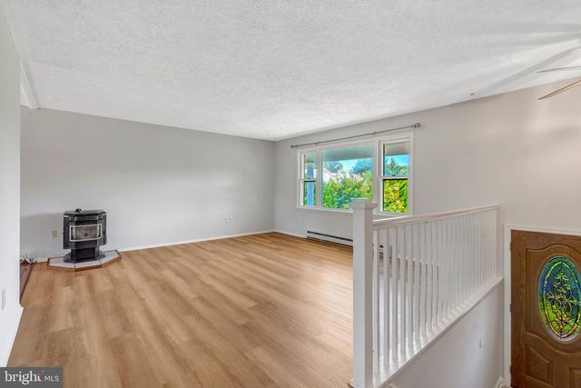 4570 LAWNVALE DR, Gainesville, VA 20155