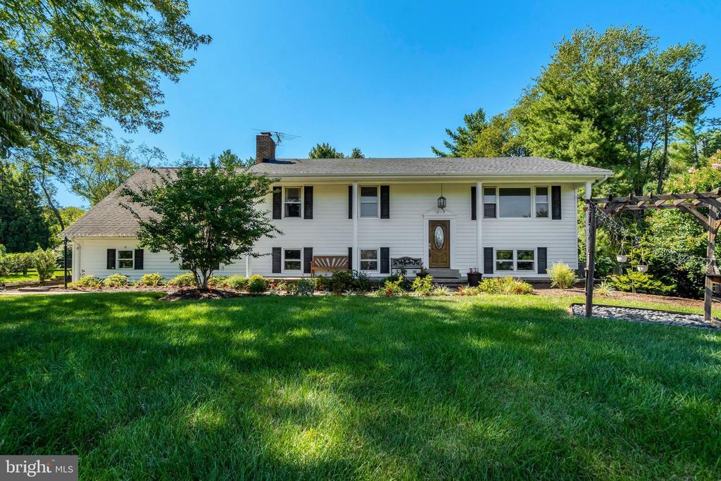 4570 LAWNVALE DR, Gainesville, VA 20155