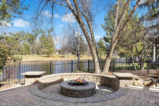 1166 E Rivers End Dr, Eagle, ID 83616