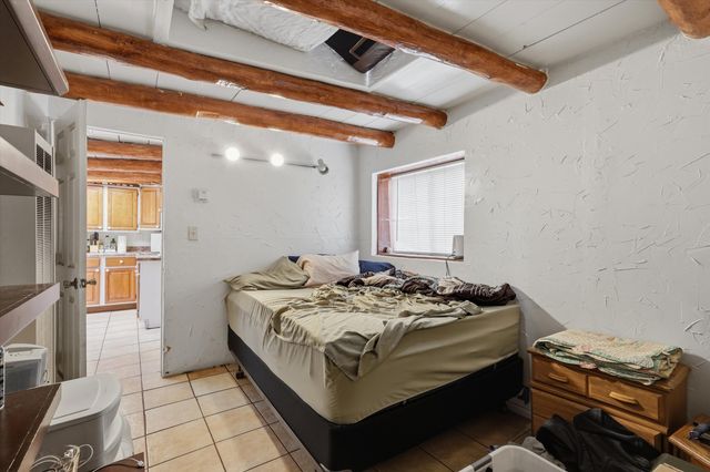 325 San Andres Avenue NW, Albuquerque, NM 87107