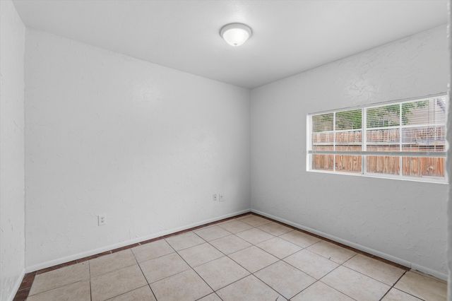 325 San Andres Avenue NW, Albuquerque, NM 87107