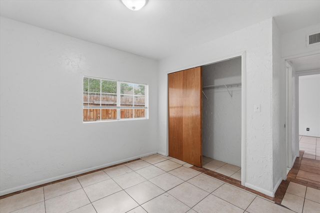 325 San Andres Avenue NW, Albuquerque, NM 87107