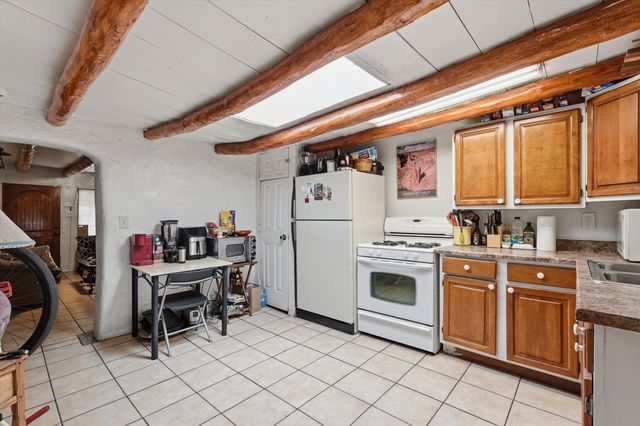 325 San Andres Avenue NW, Albuquerque, NM 87107