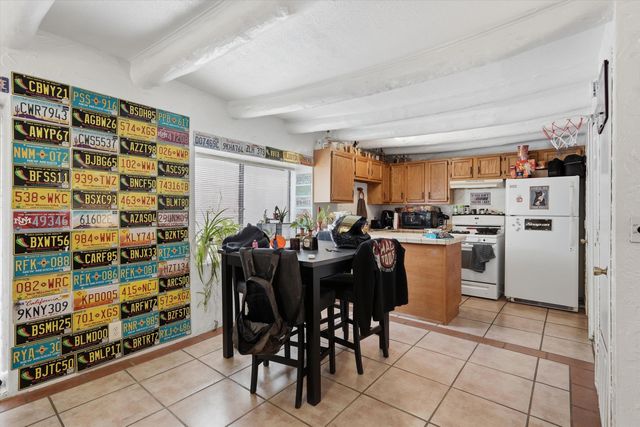 325 San Andres Avenue NW, Albuquerque, NM 87107