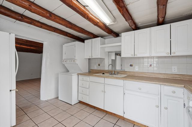 325 San Andres Avenue NW, Albuquerque, NM 87107
