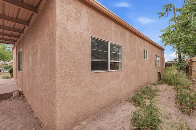 325 San Andres Avenue NW, Albuquerque, NM 87107