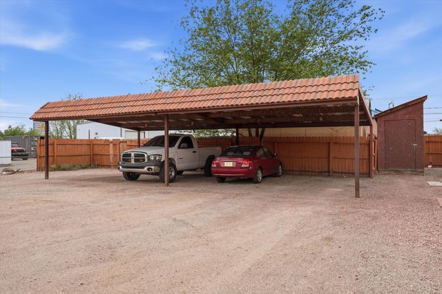 325 San Andres Avenue NW, Albuquerque, NM 87107