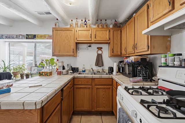 325 San Andres Avenue NW, Albuquerque, NM 87107