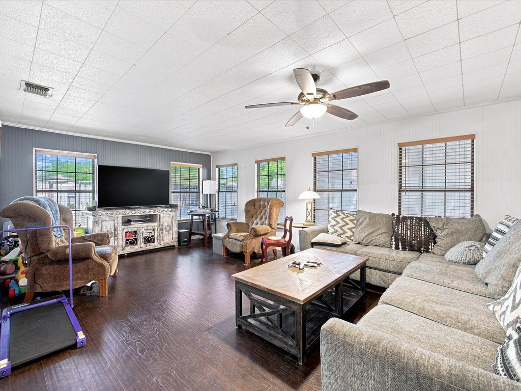 100 NW Jill Ann Drive, Burleson, TX 76028 — photo 5