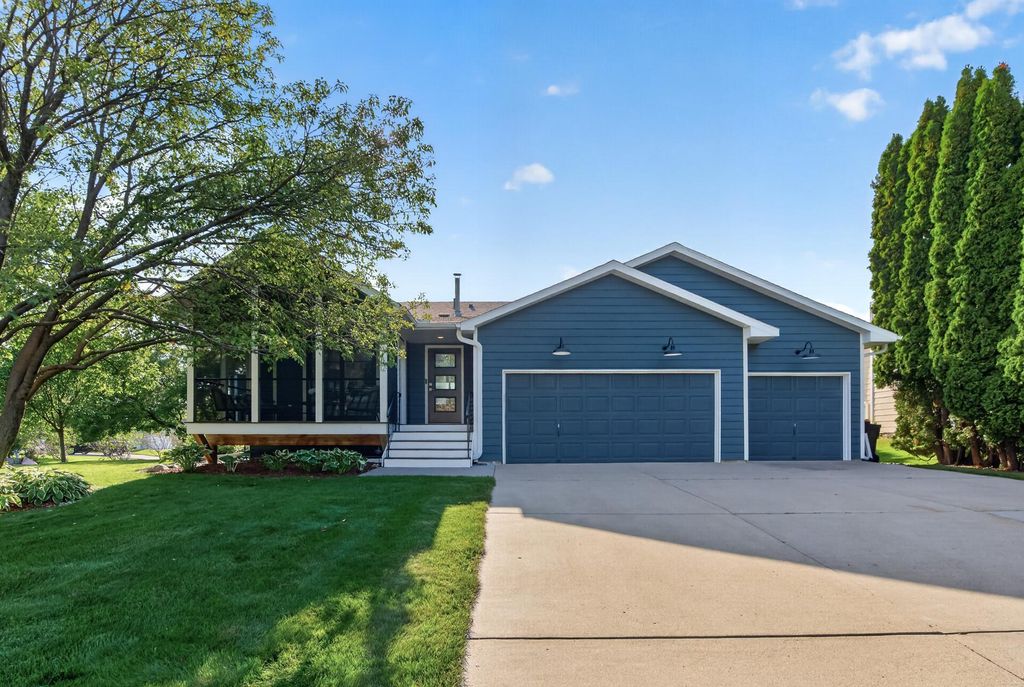 1112 Legion Street S, Shakopee, MN 55379 — photo 2