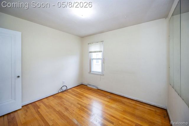 6785 Pelham Road, Allen Park, MI 48101