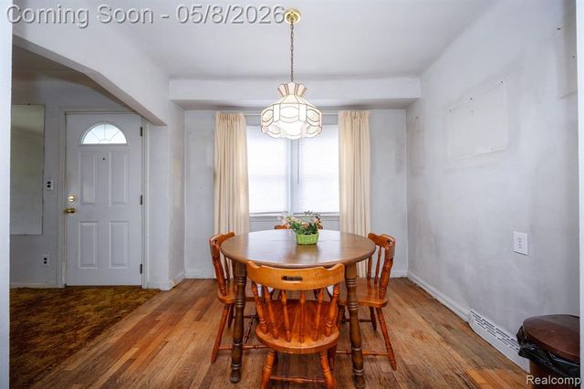 6785 Pelham Road, Allen Park, MI 48101