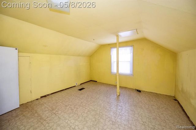 6785 Pelham Road, Allen Park, MI 48101