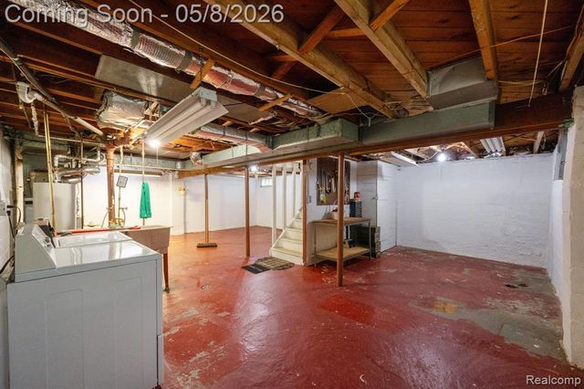 6785 Pelham Road, Allen Park, MI 48101