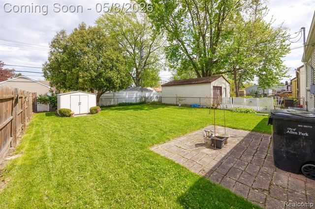 6785 Pelham Road, Allen Park, MI 48101