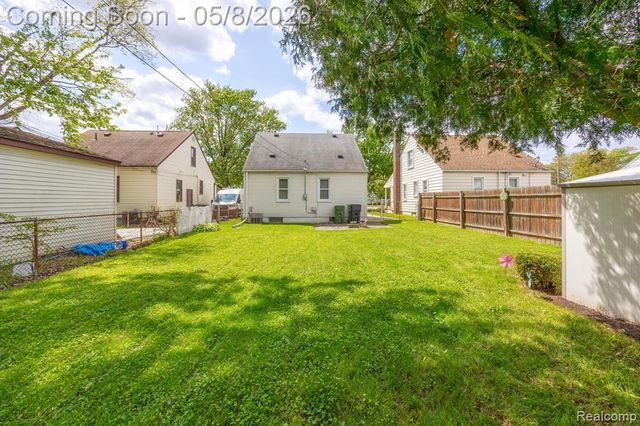 6785 Pelham Road, Allen Park, MI 48101