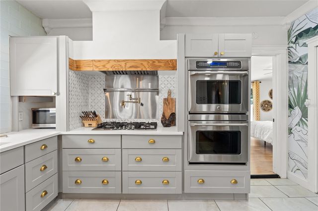 324 W HAYA STREET, Tampa, FL 33603