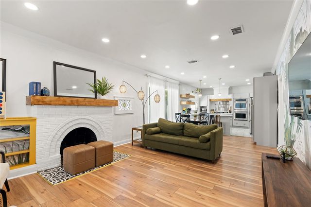 324 W HAYA STREET, Tampa, FL 33603