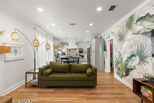 324 W HAYA STREET, Tampa, FL 33603